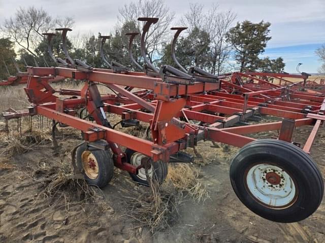 Image of International Harvester 4700 equipment image 2