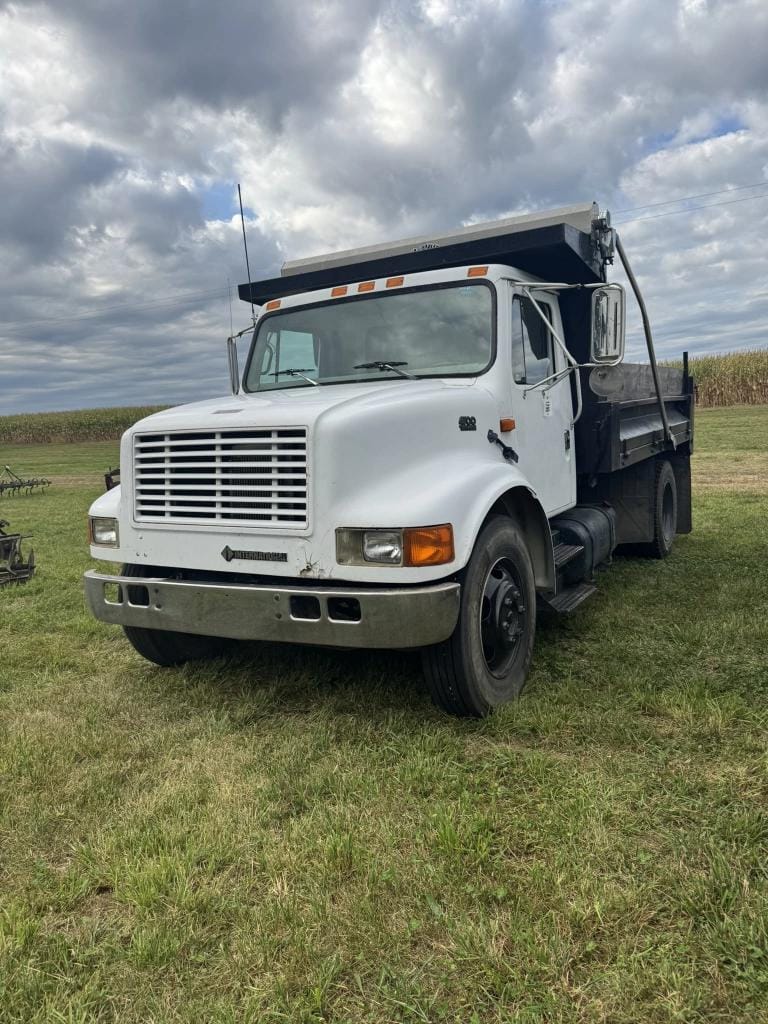 International 4700 Equipment Image0