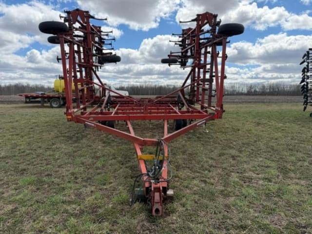 Image of International Harvester 4700 equipment image 2
