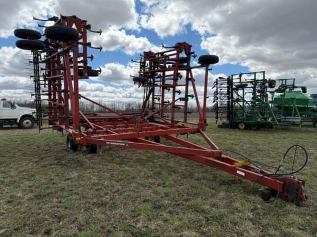 Image of International Harvester 4700 equipment image 3