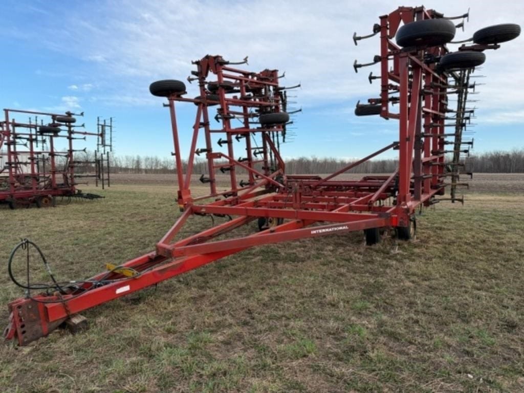 International Harvester 4700 Equipment Image0