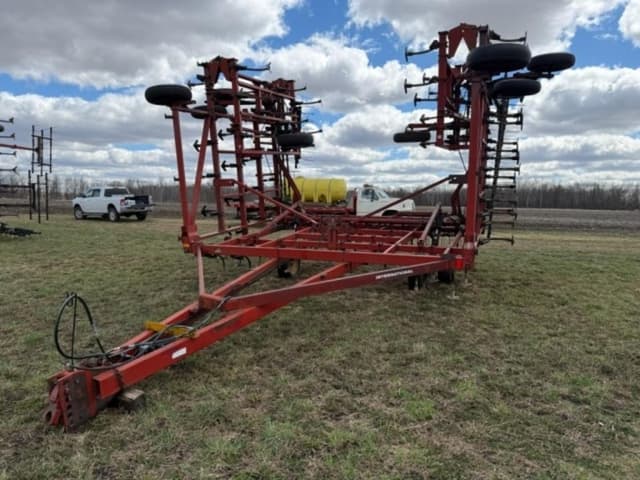Image of International Harvester 4700 equipment image 1
