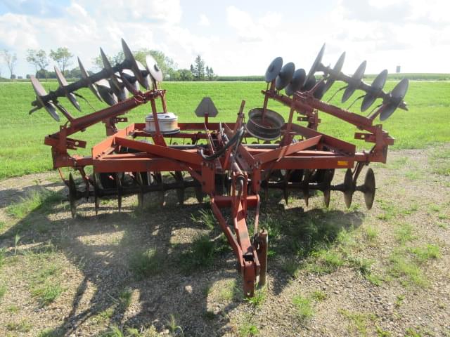 Image of International Harvester 475 equipment image 3