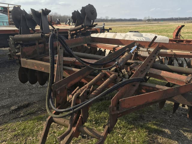 Image of International Harvester 480 equipment image 2