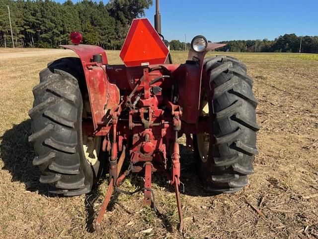 Image of International Harvester 484 equipment image 3