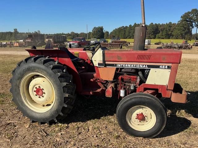 Image of International Harvester 484 equipment image 1