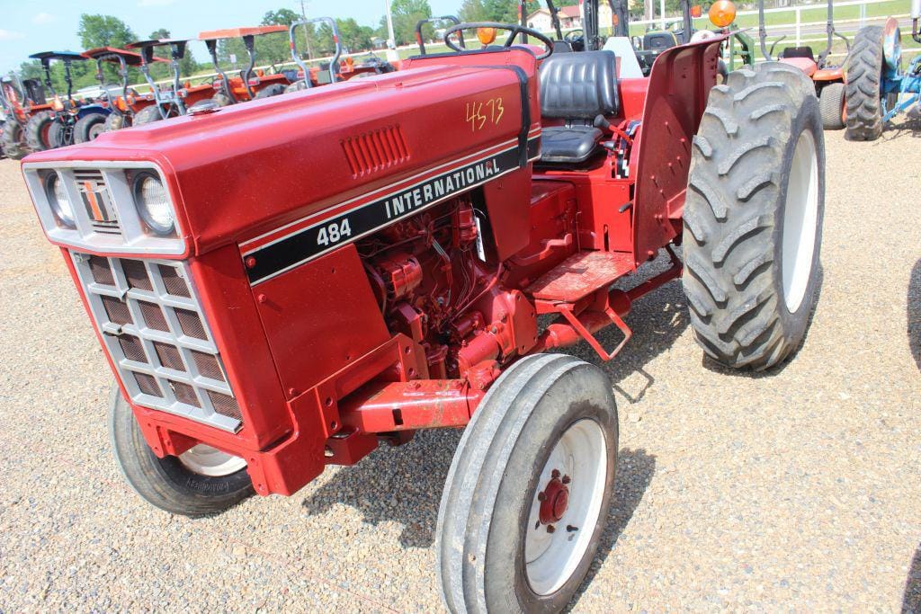 Main image International Harvester 484