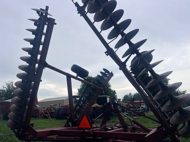 Image of International Harvester 490 equipment image 4