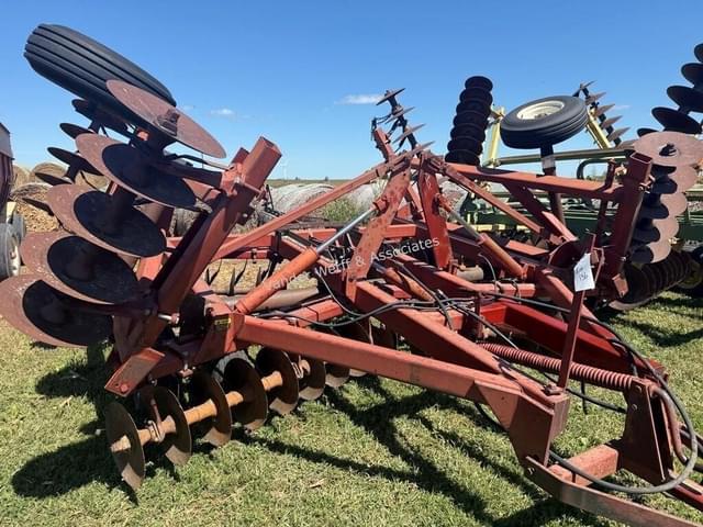 Image of International Harvester 490 equipment image 2