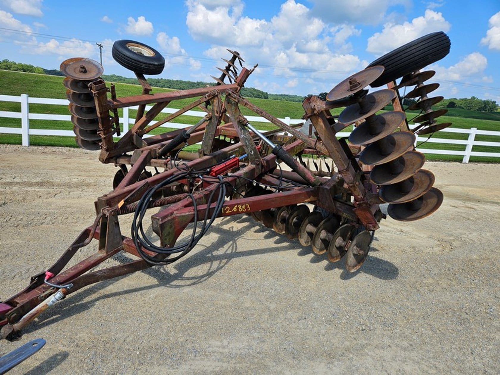 International Harvester 490 Equipment Image0
