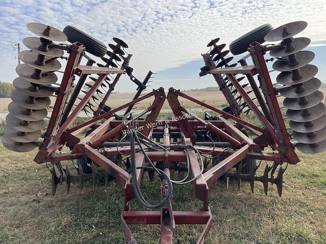 Image of International Harvester 490 equipment image 4