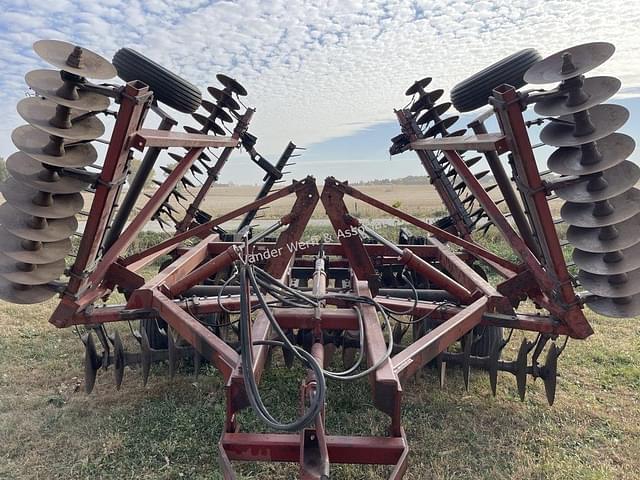 Image of International Harvester 490 equipment image 3