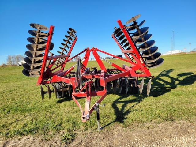 Image of International Harvester 490 equipment image 1