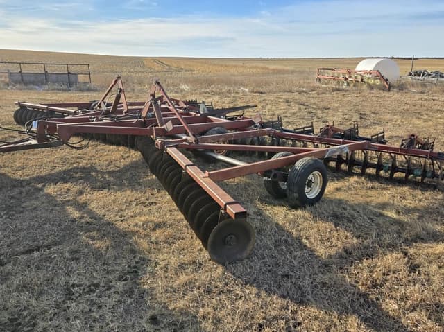 Image of International Harvester 490 equipment image 1