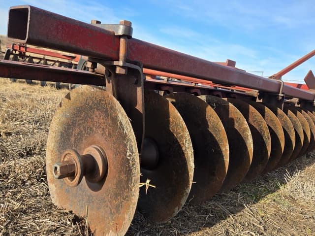 Image of International Harvester 490 equipment image 3