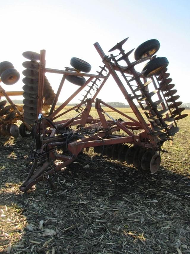 Image of International Harvester 490 equipment image 1