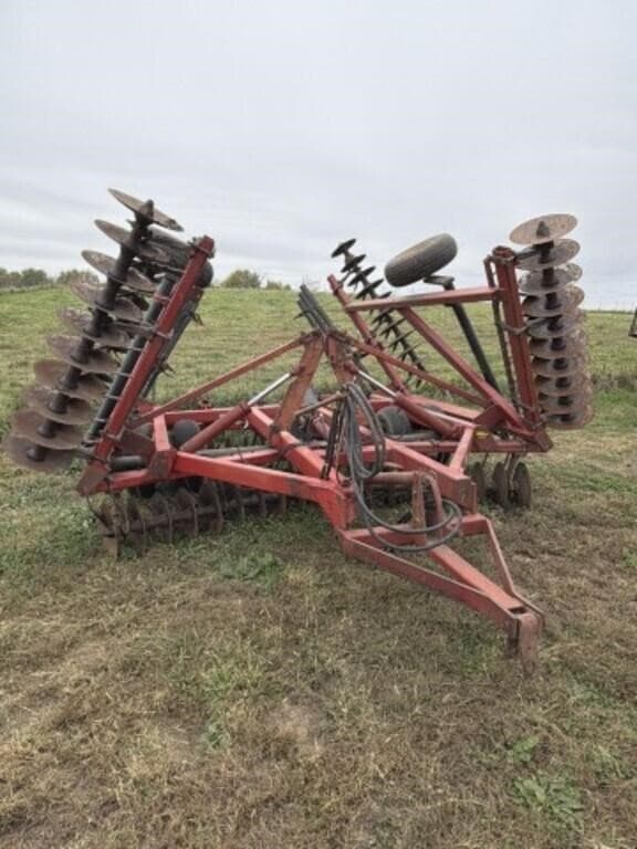 Image of International Harvester 490 Image 0