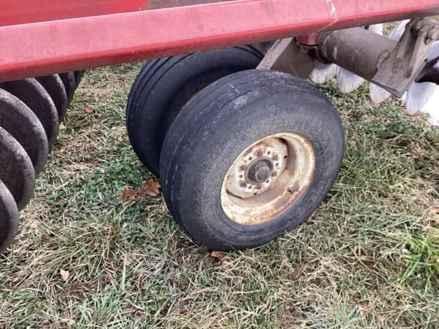 Image of International Harvester 490 equipment image 3