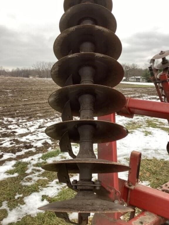 Image of International Harvester 490 equipment image 4