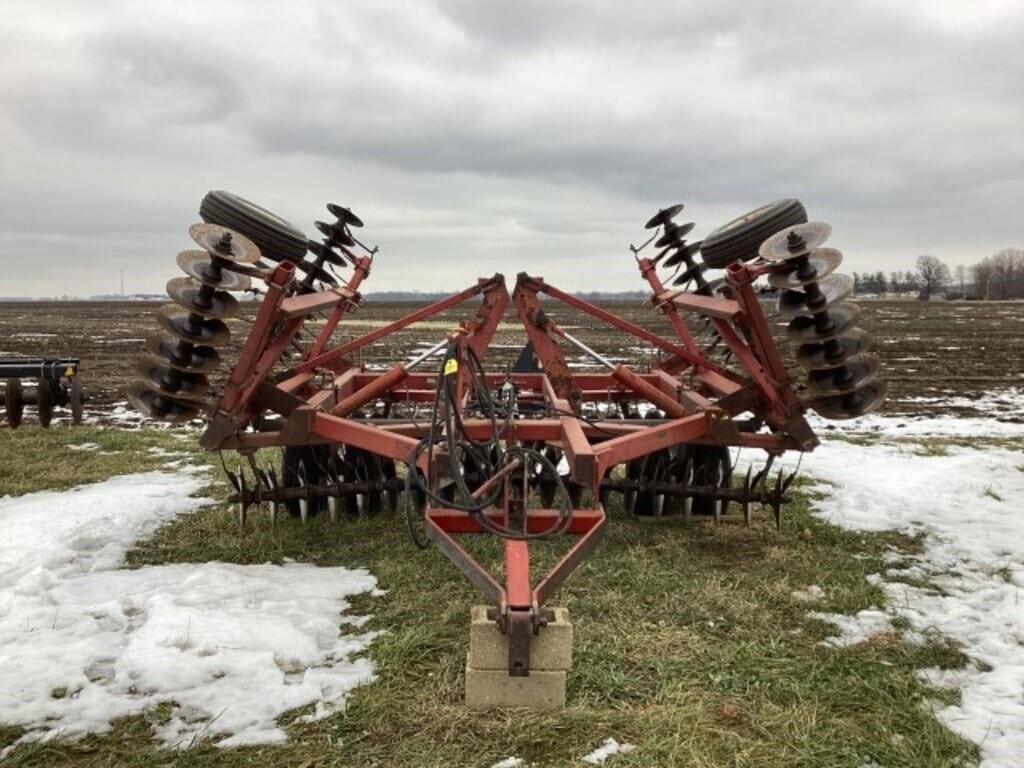 International Harvester 490 Equipment Image0