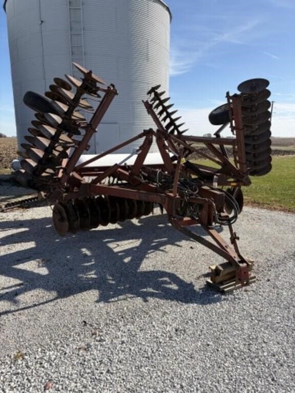 International Harvester 490 Equipment Image0