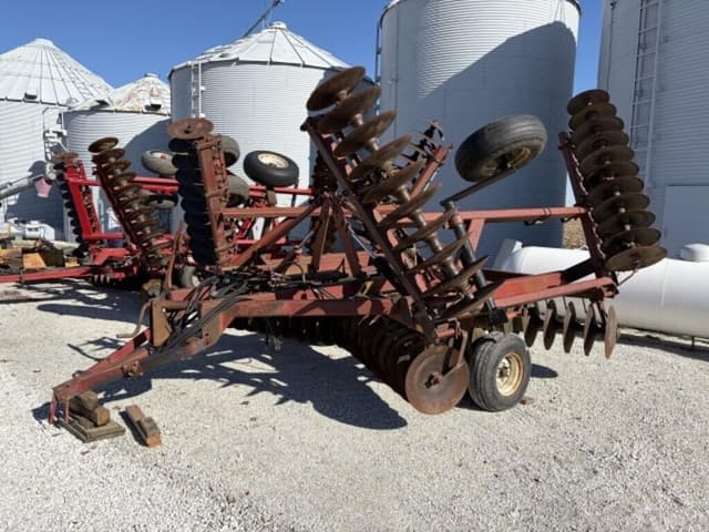 Image of International Harvester 490 equipment image 1