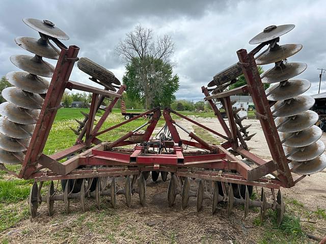 Image of International Harvester 490 equipment image 2