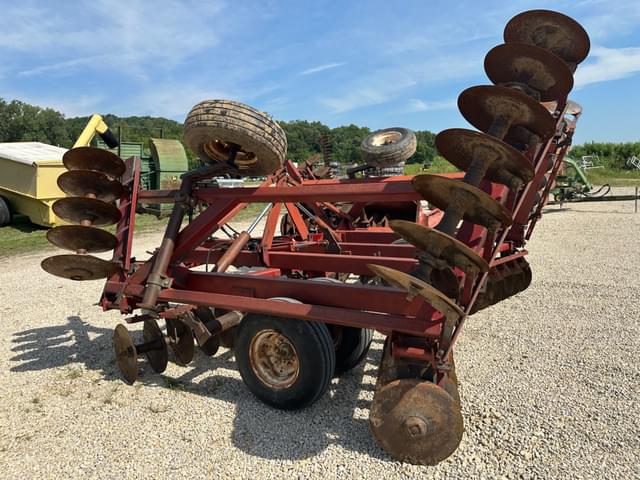 Image of International Harvester 490 equipment image 2