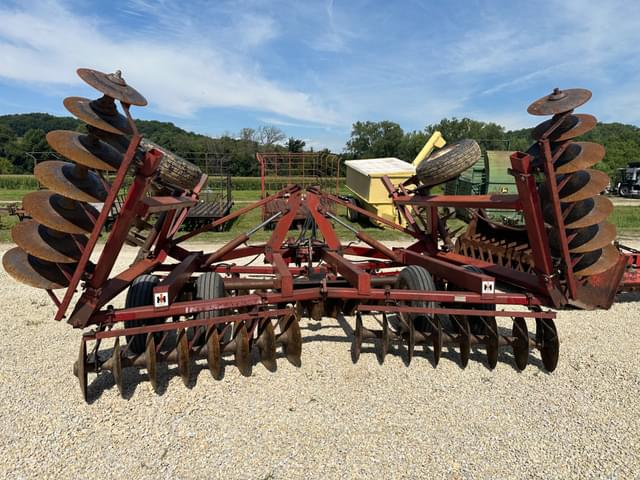 Image of International Harvester 490 equipment image 3