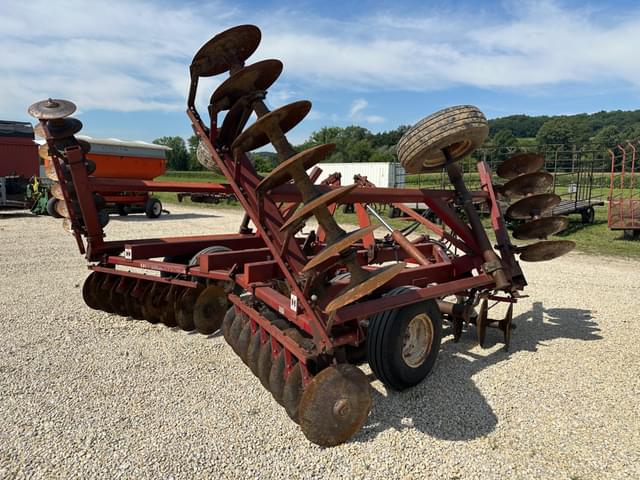 Image of International Harvester 490 equipment image 4