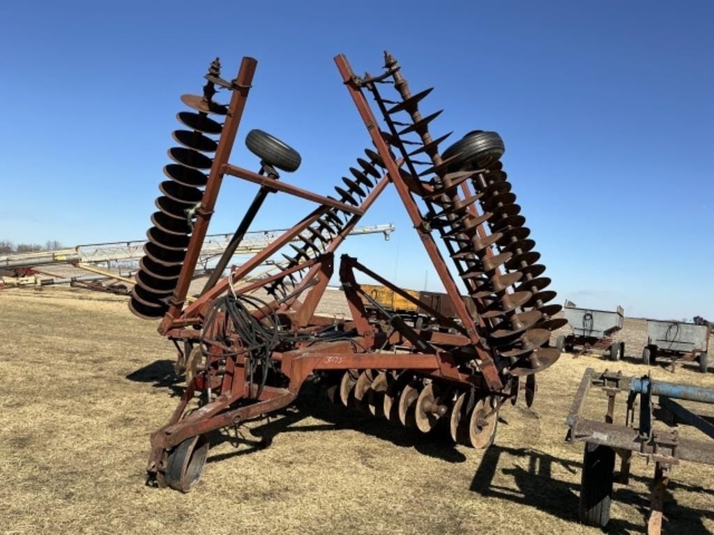 International Harvester 490 Equipment Image0