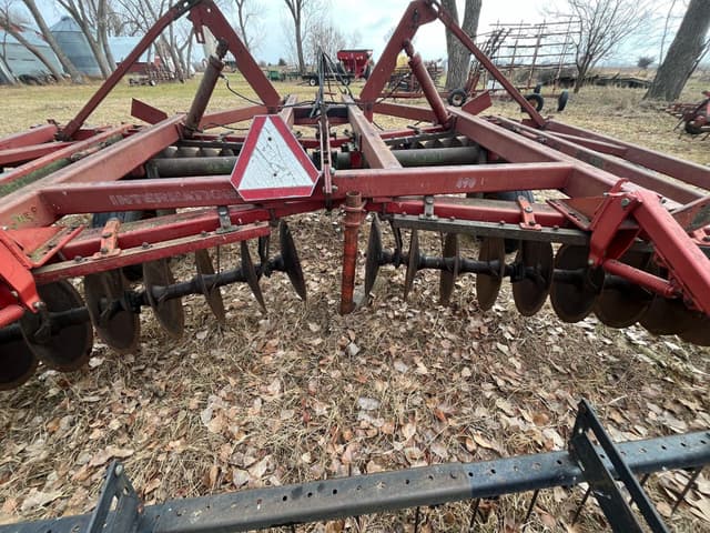 Image of International Harvester 490 equipment image 4