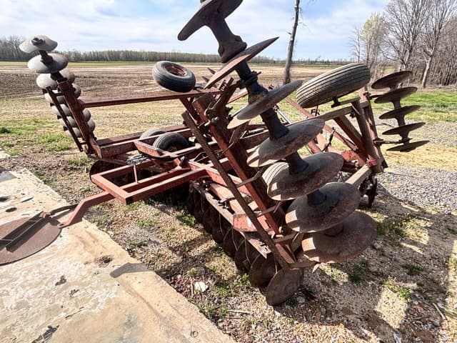 Image of International Harvester 490 equipment image 2