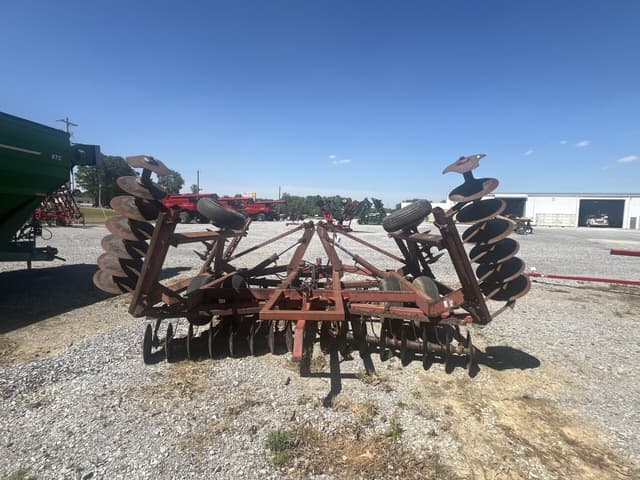 Image of International Harvester 490 equipment image 3