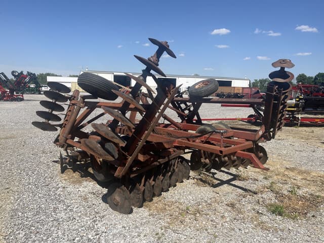 Image of International Harvester 490 equipment image 4