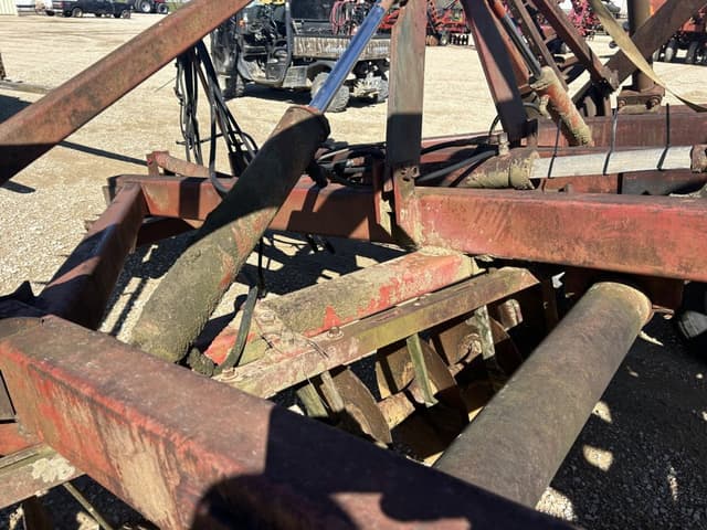 Image of International Harvester 490 equipment image 4