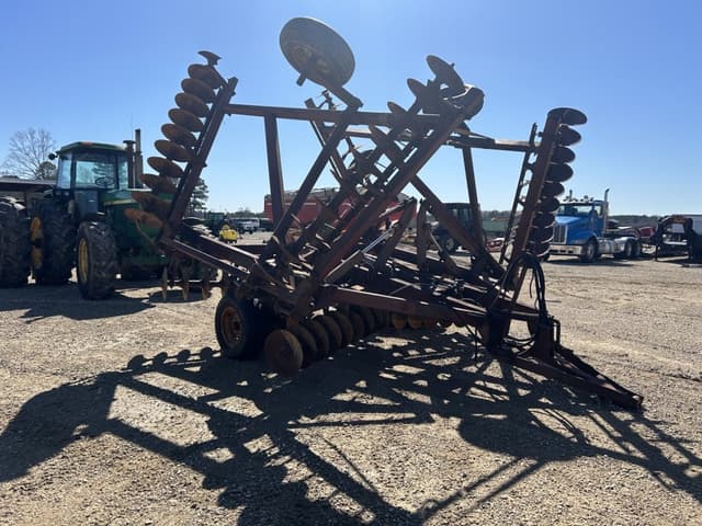 Image of International Harvester 490 equipment image 1