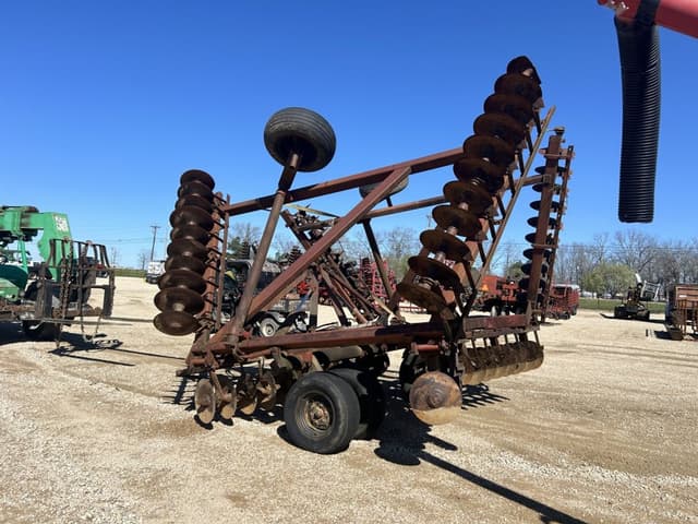 Image of International Harvester 490 equipment image 3