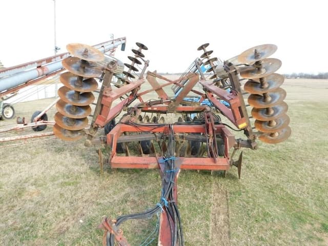 Image of International Harvester 496 equipment image 1