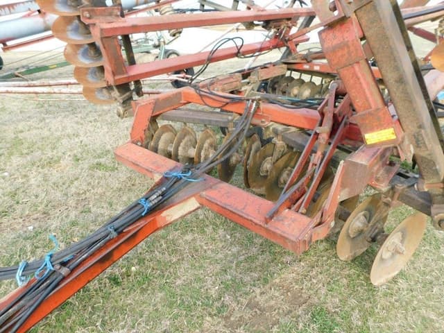 Image of International Harvester 496 equipment image 4