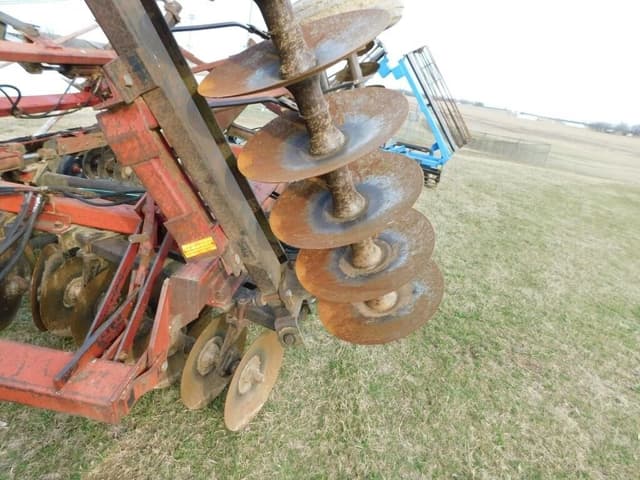 Image of International Harvester 496 equipment image 2