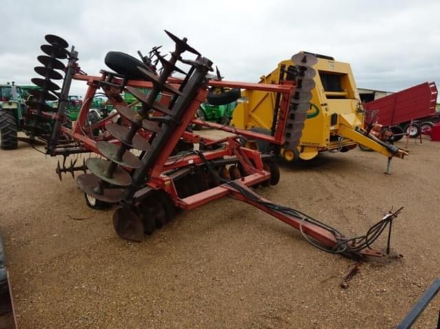 Image of International Harvester 496 equipment image 1