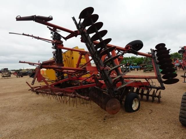 Image of International Harvester 496 equipment image 2