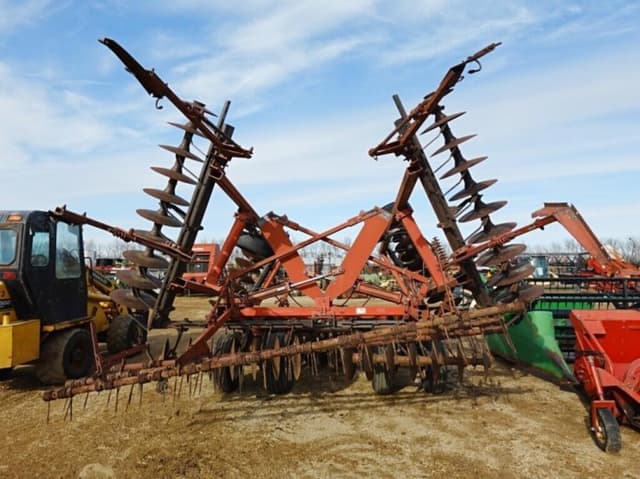Image of International Harvester 496 equipment image 3