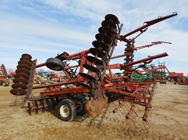 Image of International Harvester 496 equipment image 4