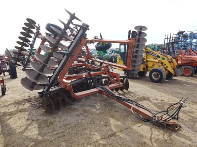 Image of International Harvester 496 equipment image 1