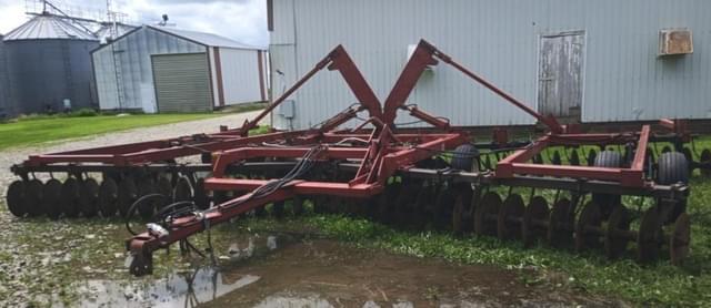 Image of International Harvester 496 equipment image 3
