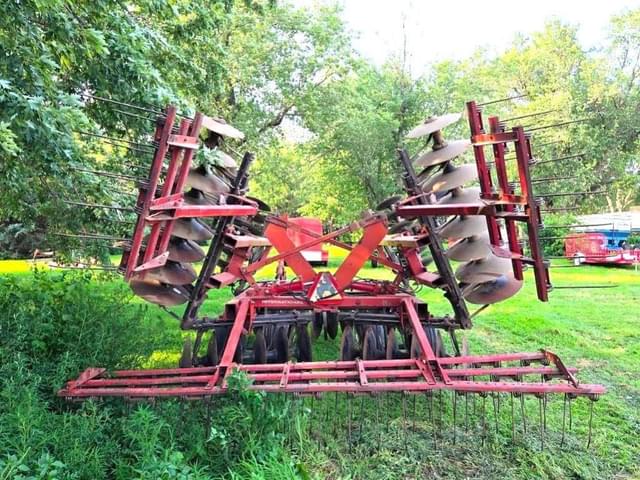 Image of International Harvester 496 equipment image 4