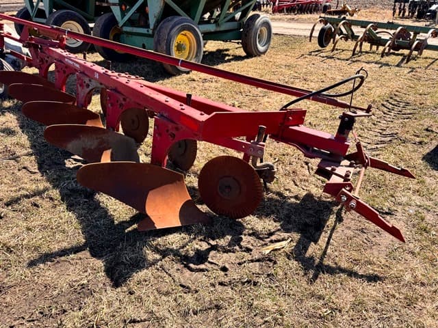 Image of International Harvester 510 equipment image 1