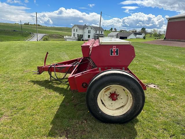 Image of International Harvester 510 equipment image 2